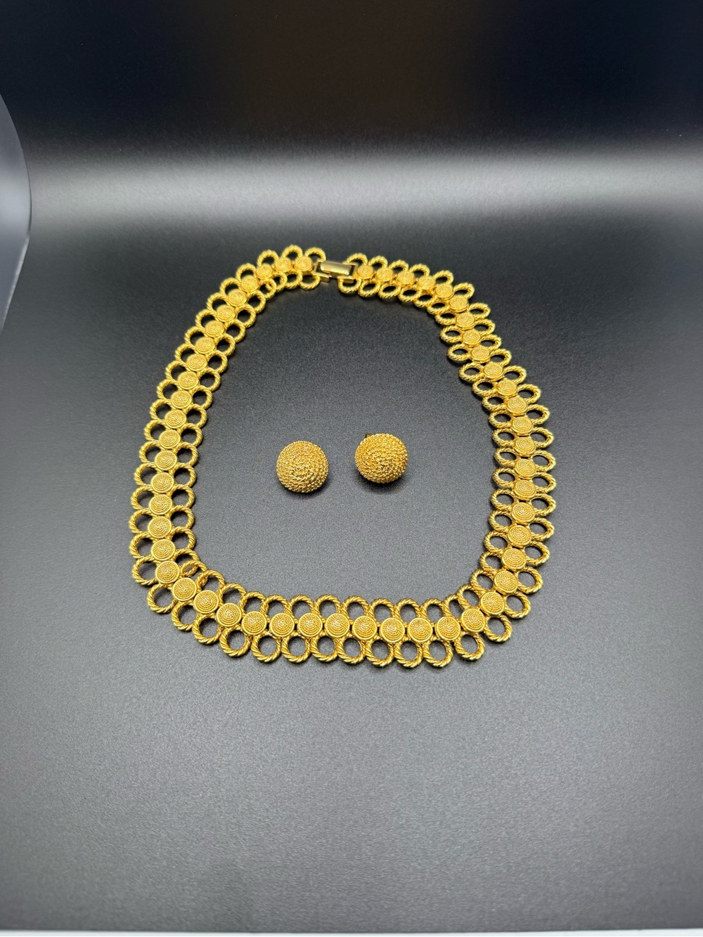 Elegant Gold-Tone Circle Link Necklace and Stud Earrings Set